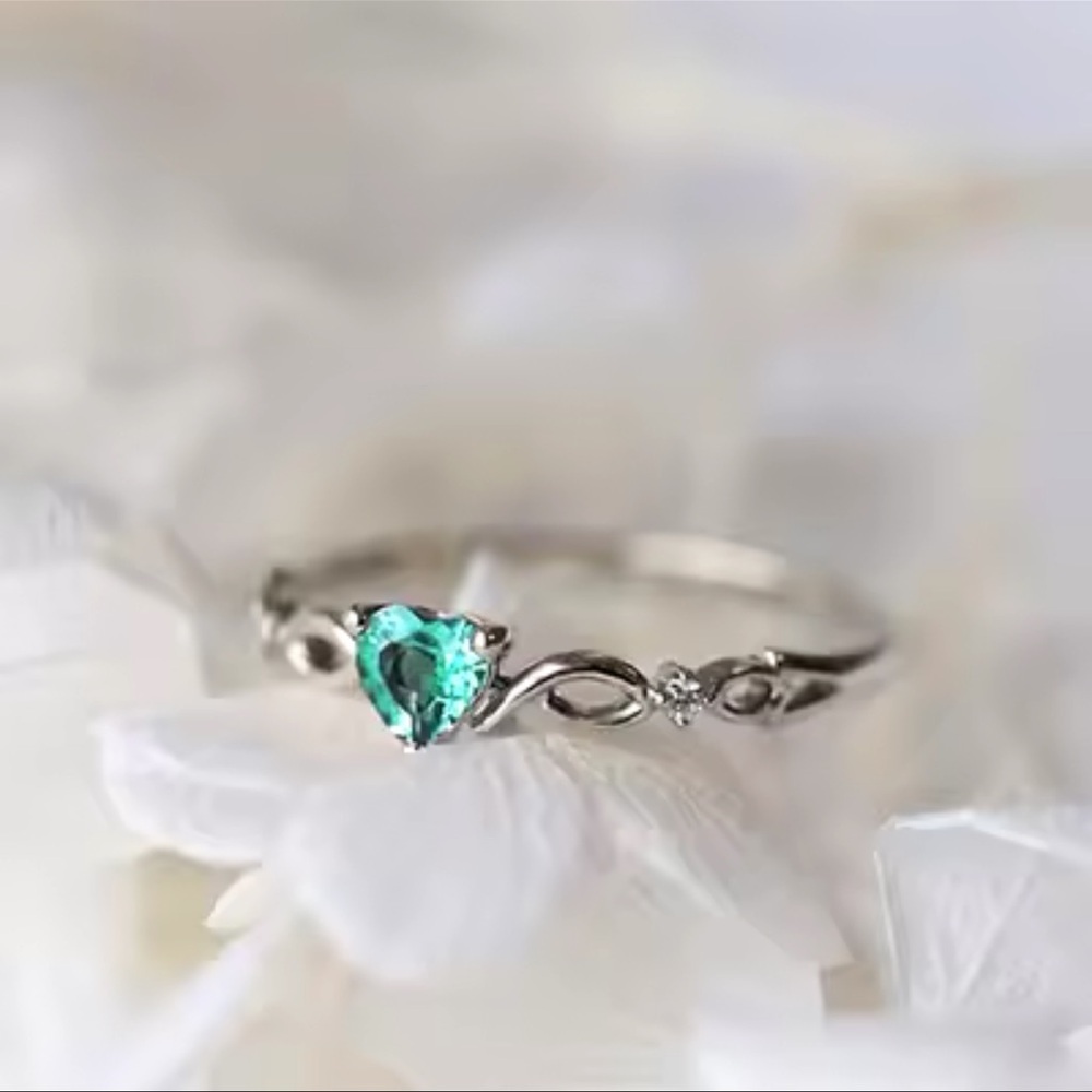 NWT Heart Shaped Silver Tone Multicolour Ring size 7